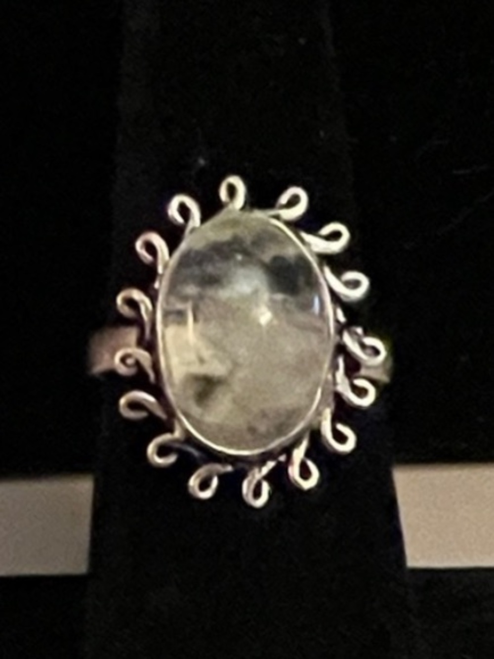 NWT Elegant Silvery Swirl Ring